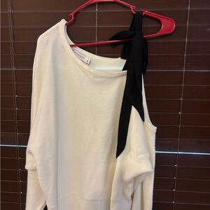 New York & Company Cream and Black Sweatshirt
